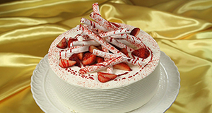 播田修シェフ
「苺のショートケーキ〜濃厚イチゴソースをかけて」