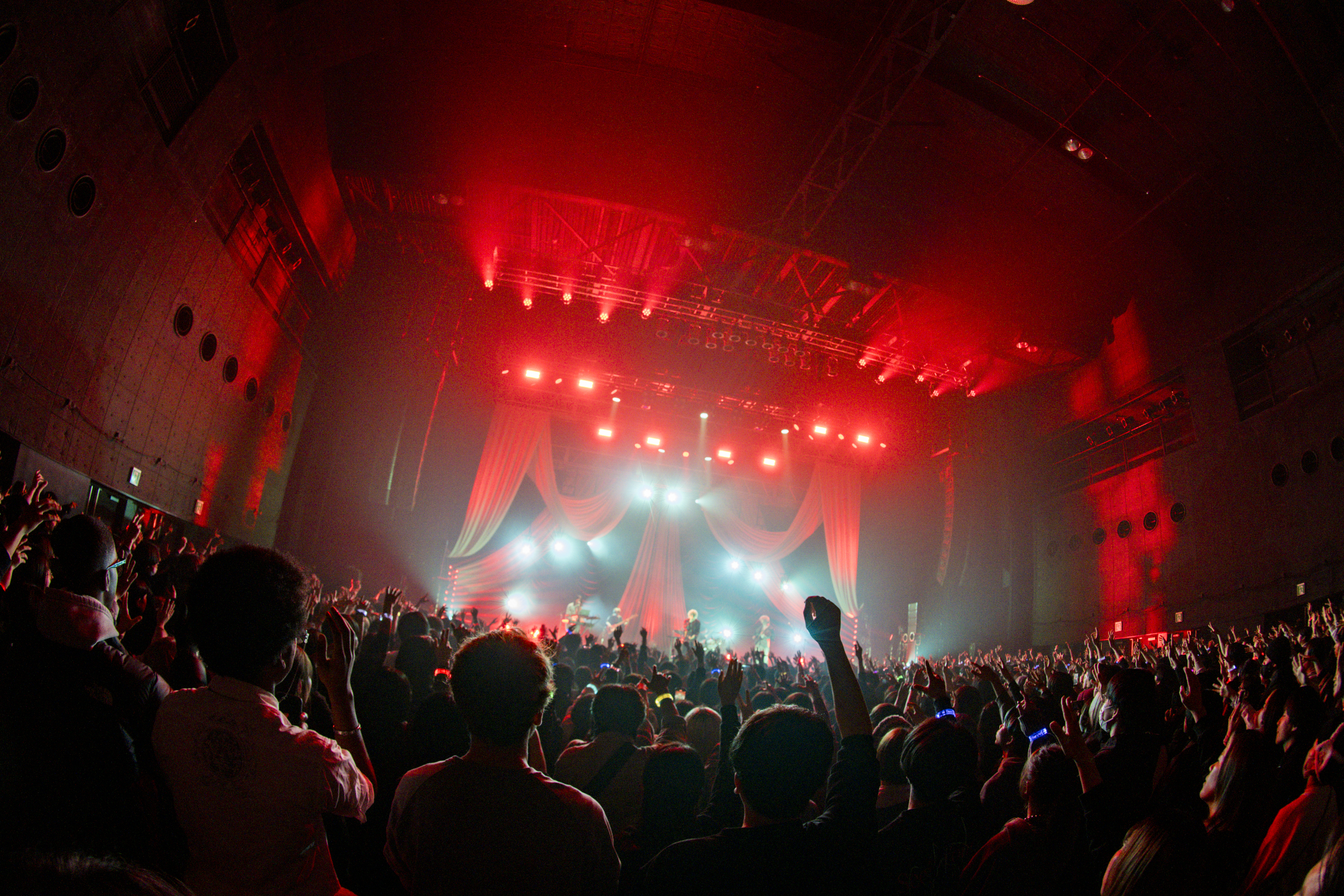 Dios Tour 2025 “Dance With Your Ghost”