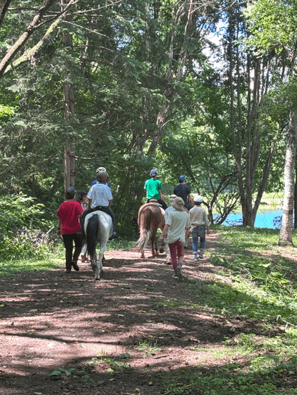 ポニー乗馬に挑戦しました