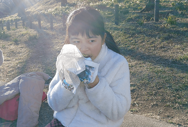 こどもの国で６０回目の「ジャンボカルタとり大会」「どんど焼き」