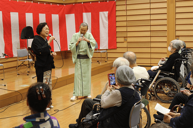民謡歌手の原田直之さん！　高齢者施設訪問　民謡・歌謡ショー