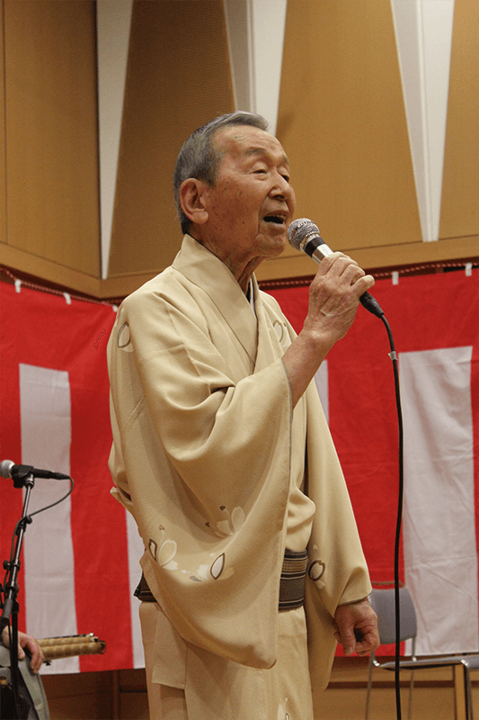 民謡歌手の原田直之さん！　高齢者施設訪問　民謡・歌謡ショー