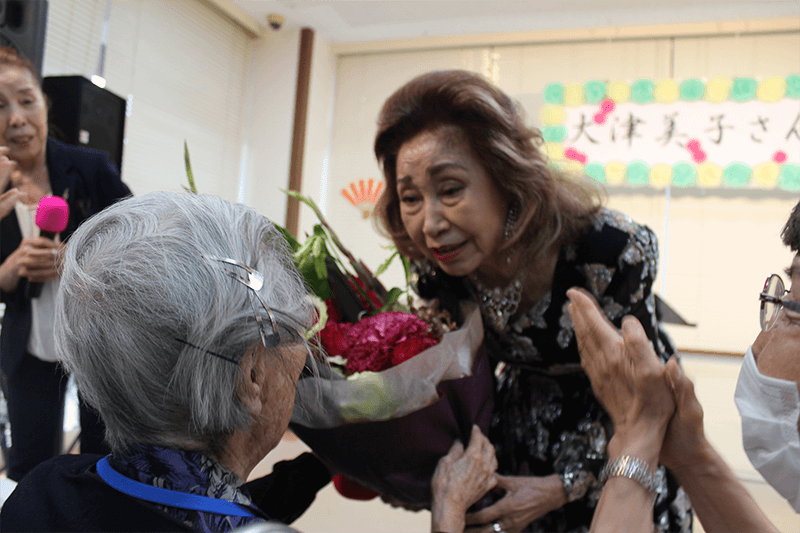 大津美子さん！高齢者施設訪問・歌謡ショー