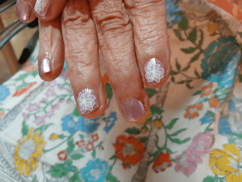 【8月実施】高齢者施設への美容レクリエーション