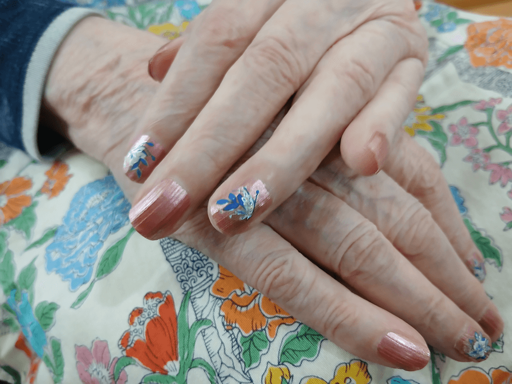 ～９月前半実施～　高齢者施設への美容レクリエーション