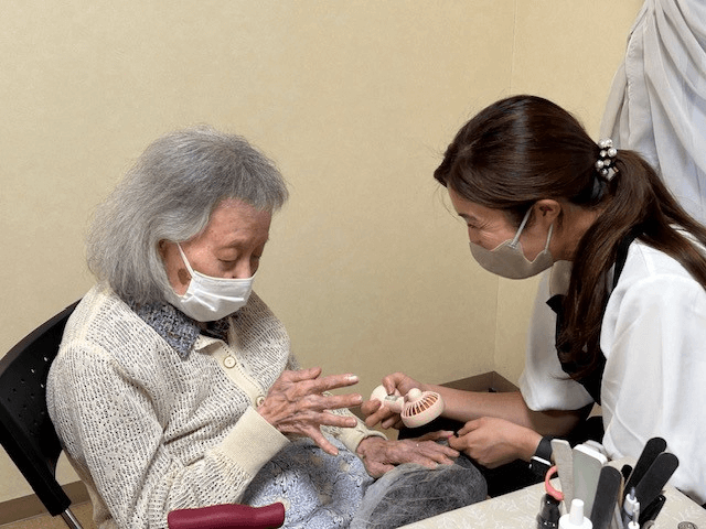 ～９月前半実施～　高齢者施設への美容レクリエーション