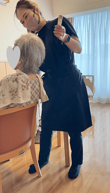 ～９月前半実施～　高齢者施設への美容レクリエーション