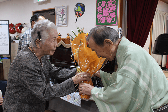 民謡歌手の原田直之さん！高齢者施設訪問　今年度２度目の民謡・歌謡ショー