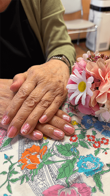 ～10月実施～　高齢者施設への美容レクリエーション