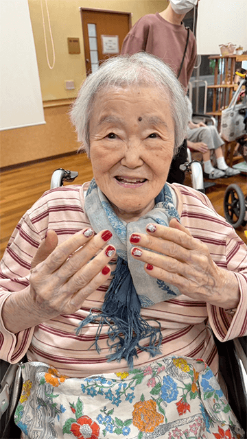 ～10月実施～　高齢者施設への美容レクリエーション