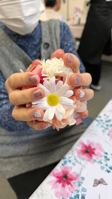 ～10月実施～　高齢者施設への美容レクリエーション