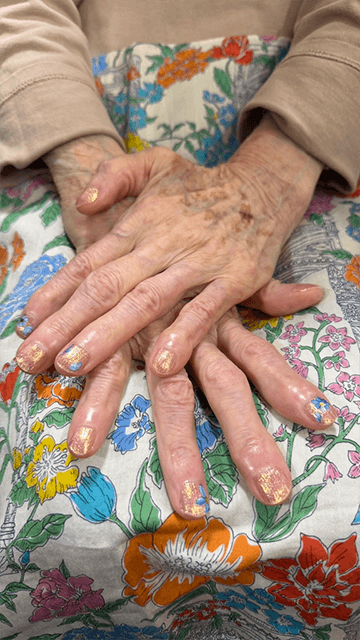 ～10月実施～　高齢者施設への美容レクリエーション