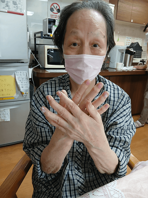 ～10月実施～　高齢者施設への美容レクリエーション