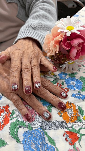 ～11月実施～　高齢者施設への美容レクリエーション