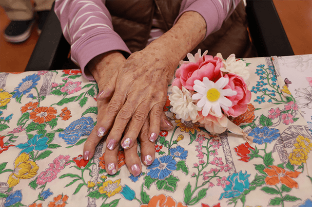 ～11月実施～　高齢者施設への美容レクリエーション