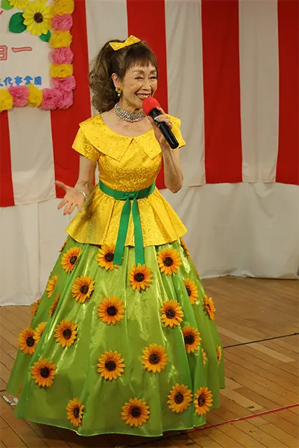 歌手の伊藤咲子さん！高齢者施設訪問　歌謡ショー