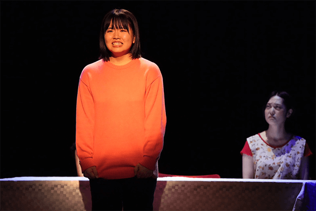 SOSを求め続ける少女