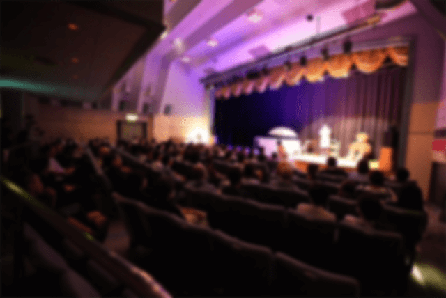 たくさんの来場者