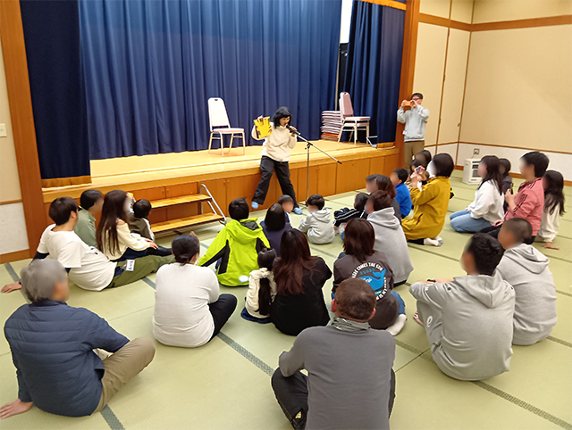 絵本の読み聞かせ