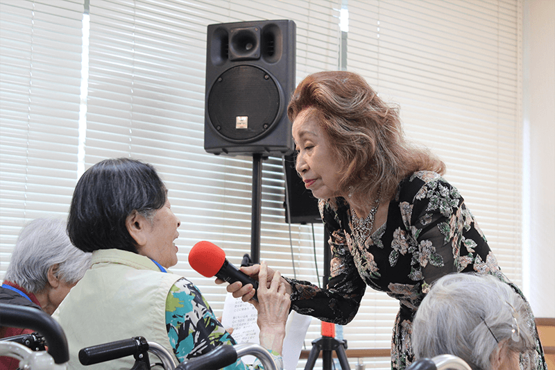 大津美子さん!高齢者施設訪問・歌謡ショー