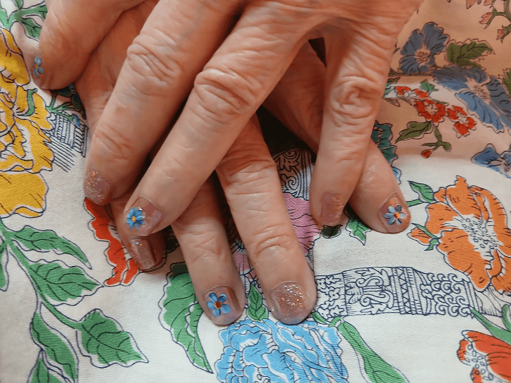 【8月実施】高齢者施設への美容レクリエーション