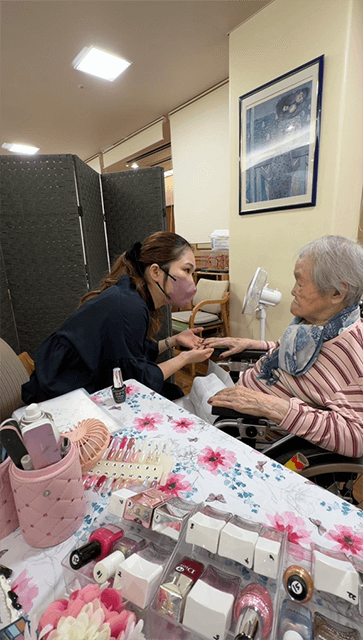 ~10月実施~ 高齢者施設への美容レクリエーション