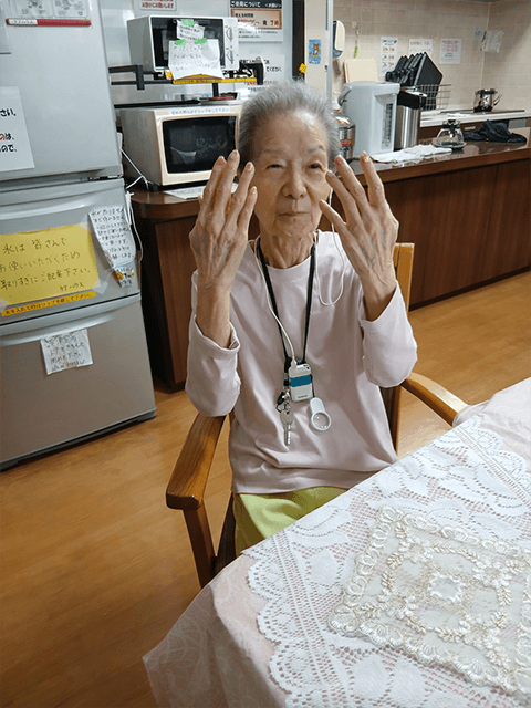 ~10月実施~ 高齢者施設への美容レクリエーション