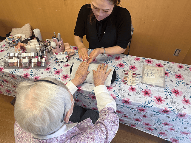 ~10月実施~ 高齢者施設への美容レクリエーション