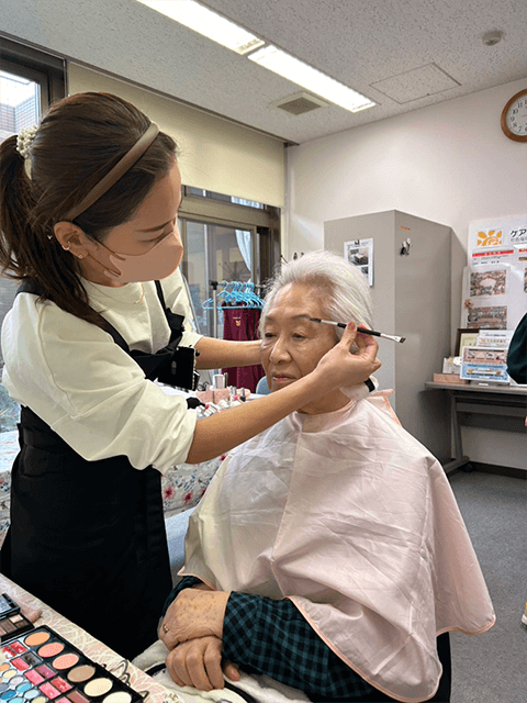 ~10月実施~ 高齢者施設への美容レクリエーション