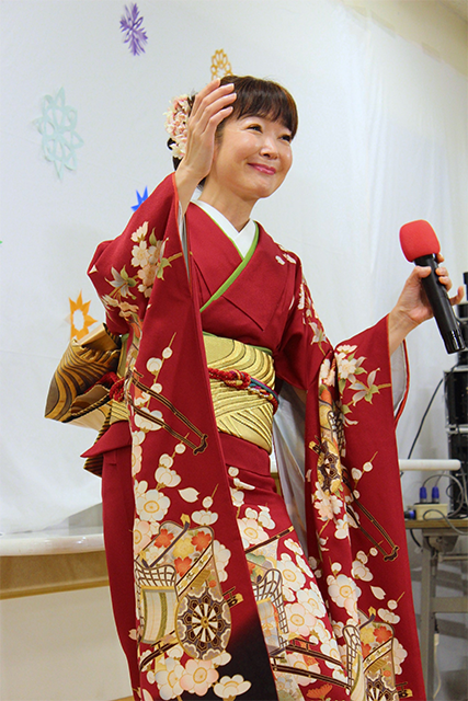 田川寿美さん！高齢者施設訪問　歌謡ショー
