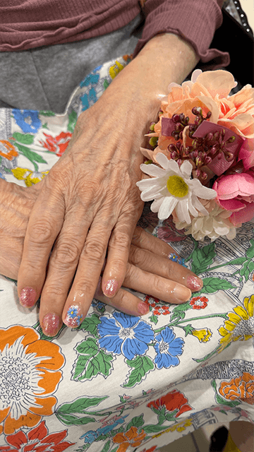 ～11月実施～　高齢者施設への美容レクリエーション