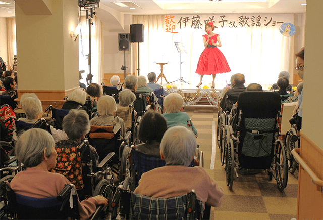 伊藤咲子さん、今年度2度目の歌謡ショー