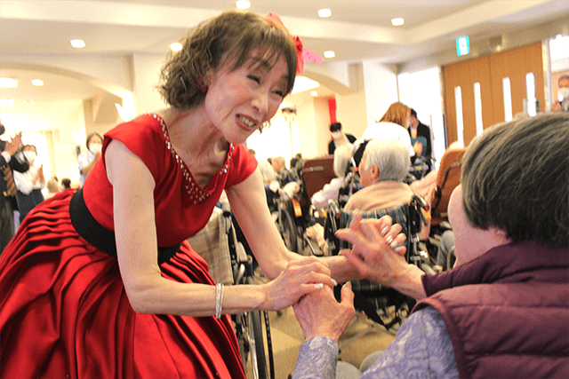 伊藤咲子さん、今年度2度目の歌謡ショー