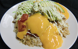 有機玄米アボカドチーズタコライス