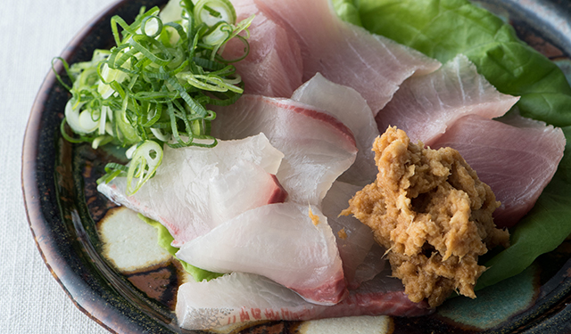 ブリの刺身　山わさび醤油添え