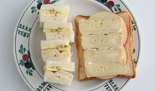 カマンベールチーズのサンドイッチ