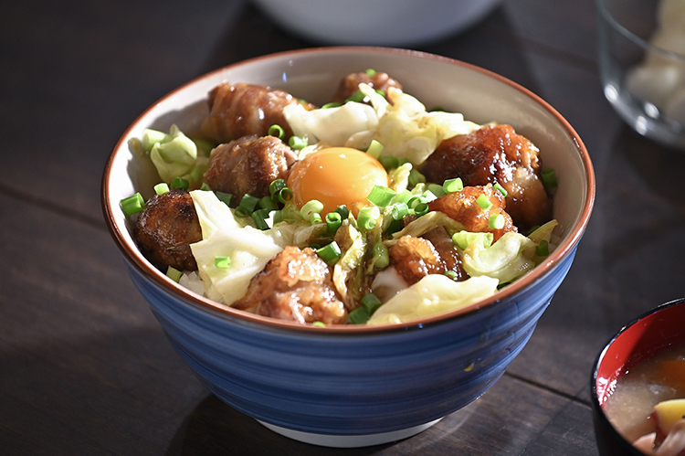 「シノメシ」その1…豚バラミルフィーユ肉団子野菜丼