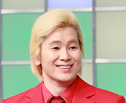 リーダー カズレーザー（メイプル超合金）