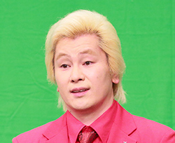 カズレーザー（メイプル超合金）