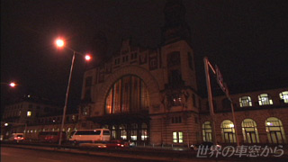夜のプラハ本駅