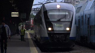 $B%H%%%k%A%c$N1X$G=PH/$N;~9o$rBT$D%$%s%?!<%7%F%#(B