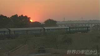 $BM<F|$rGX$KAv$kEE<V(B