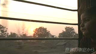 夕陽と少女