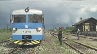 $B%@!<%j%e1X$GNs<V$r8+Aw$k1X0w(B