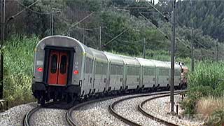 $B%3%$%s%V%i$r=PH/$7$?Ns<V(B