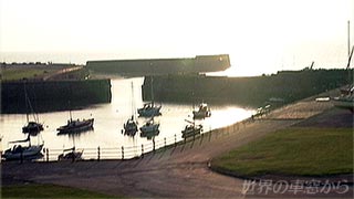 夕陽を浴びて輝くアイリッシュ海